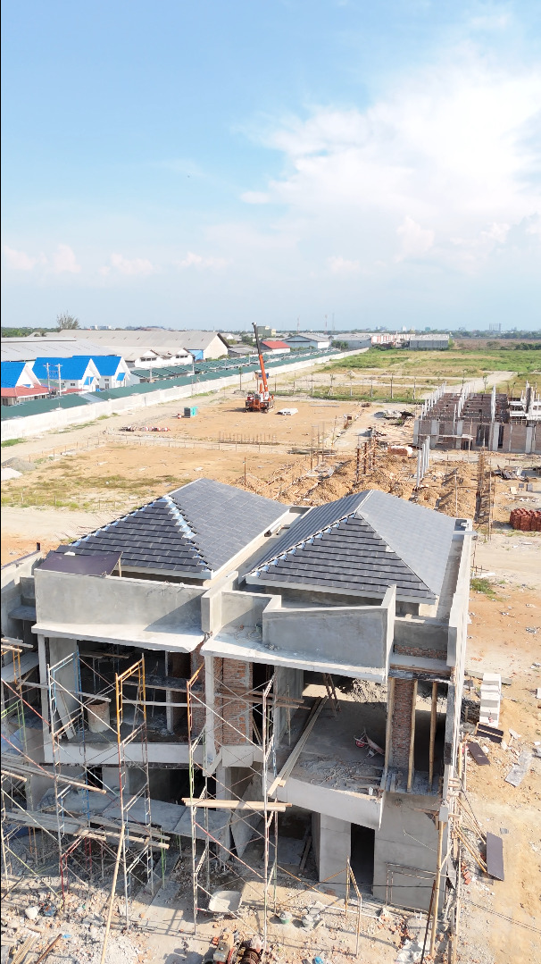 Proses pembangunan tiang Jewel Infinity